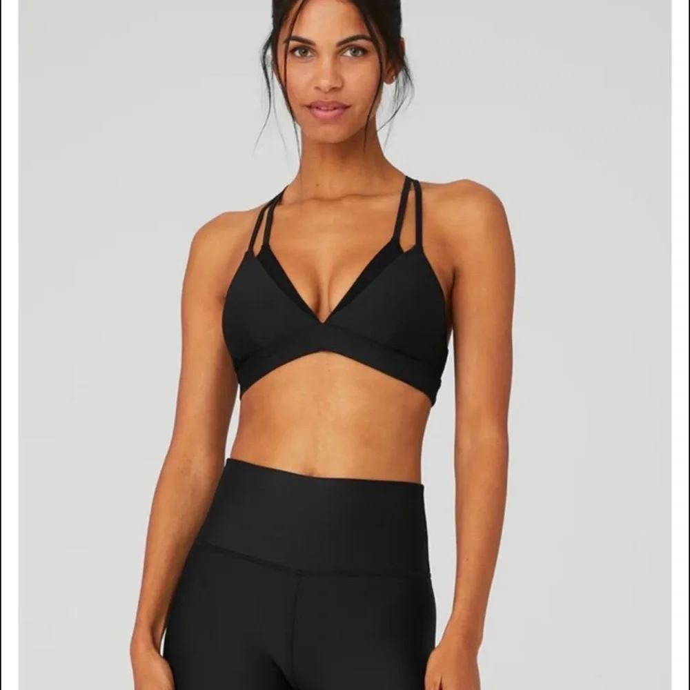 LIKE NEW ALO YOGA AIRLIFT LAYER UP BRA - Picture 1 of 7